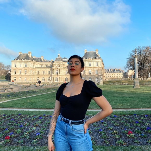 Posh Ambassador ♥️ Meet Your Seller - Picture 3 of 9